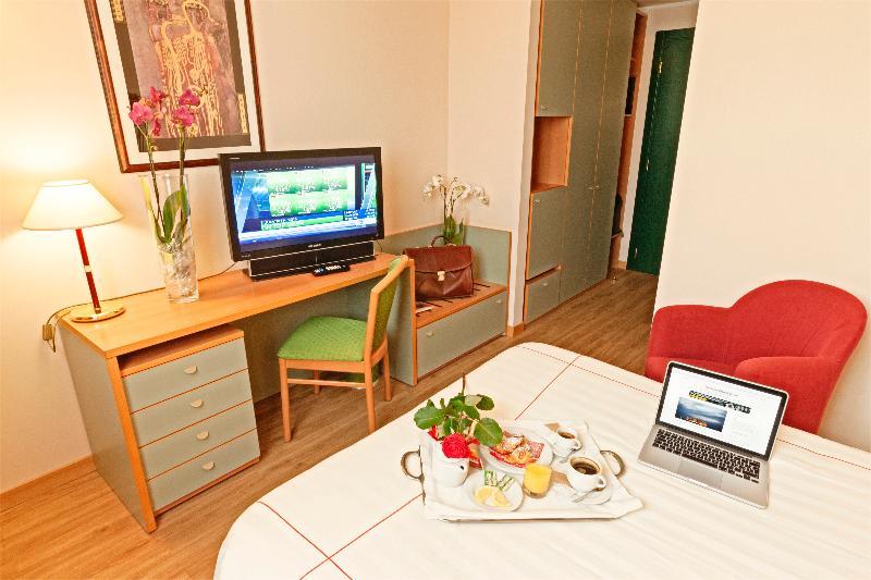 Rege Hotel San Donato Milanese Exterior photo